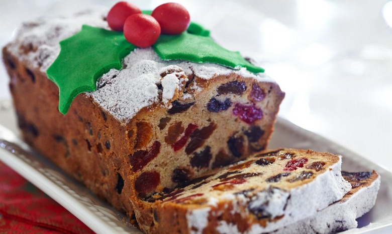 Why We Eat Fruitcake On Christmas